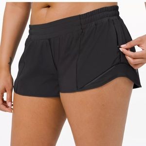 Lululemon Black Hotty Hot Low-Rise Lined Short 2.5"